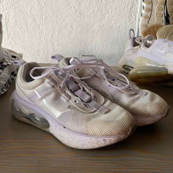 Women’s Nike shoes